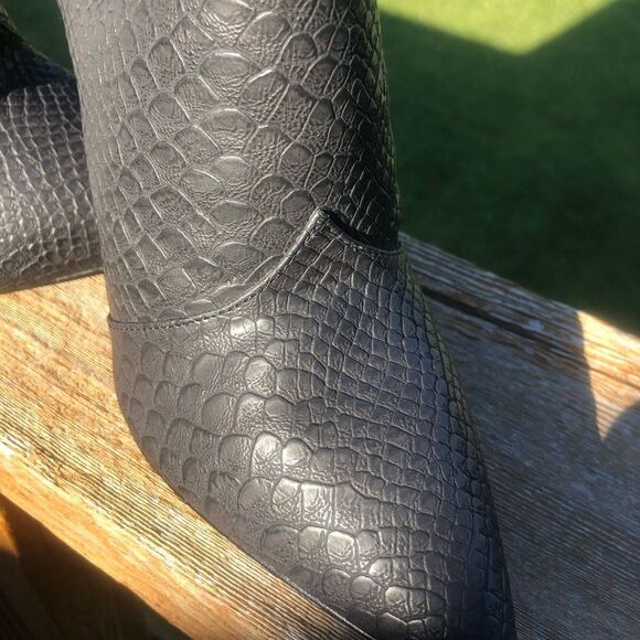 Liliana black snake skin pointed toe open back boots with zipper detail size 7.5 - Picture 3 of 8